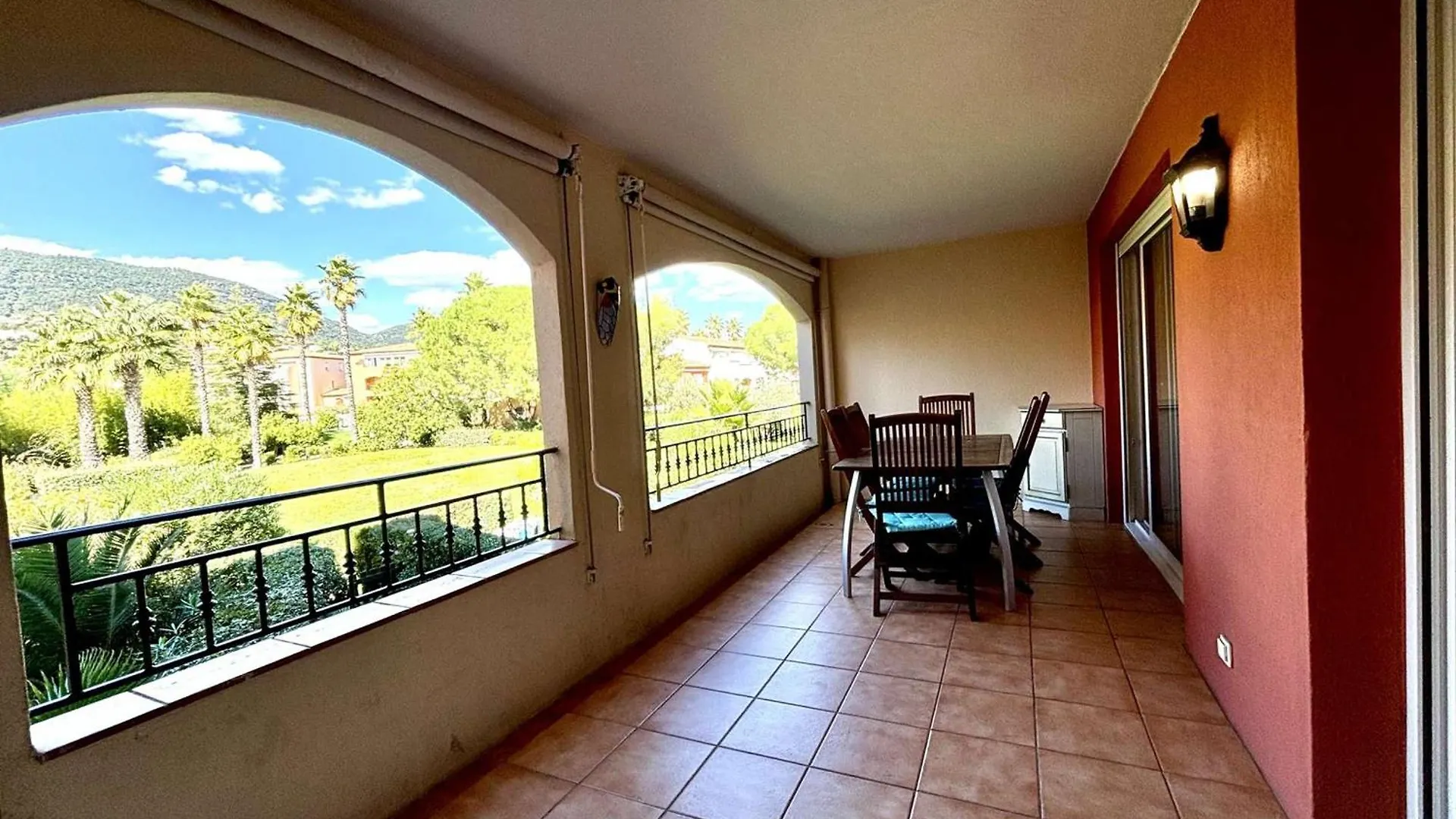 Appartement 3 Pieces Avec Terrasse A Cavalaire - Fr-1-226B-220